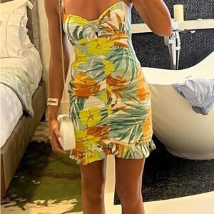 ASTR FLORAL XS Ruched Dress. Worn Once.